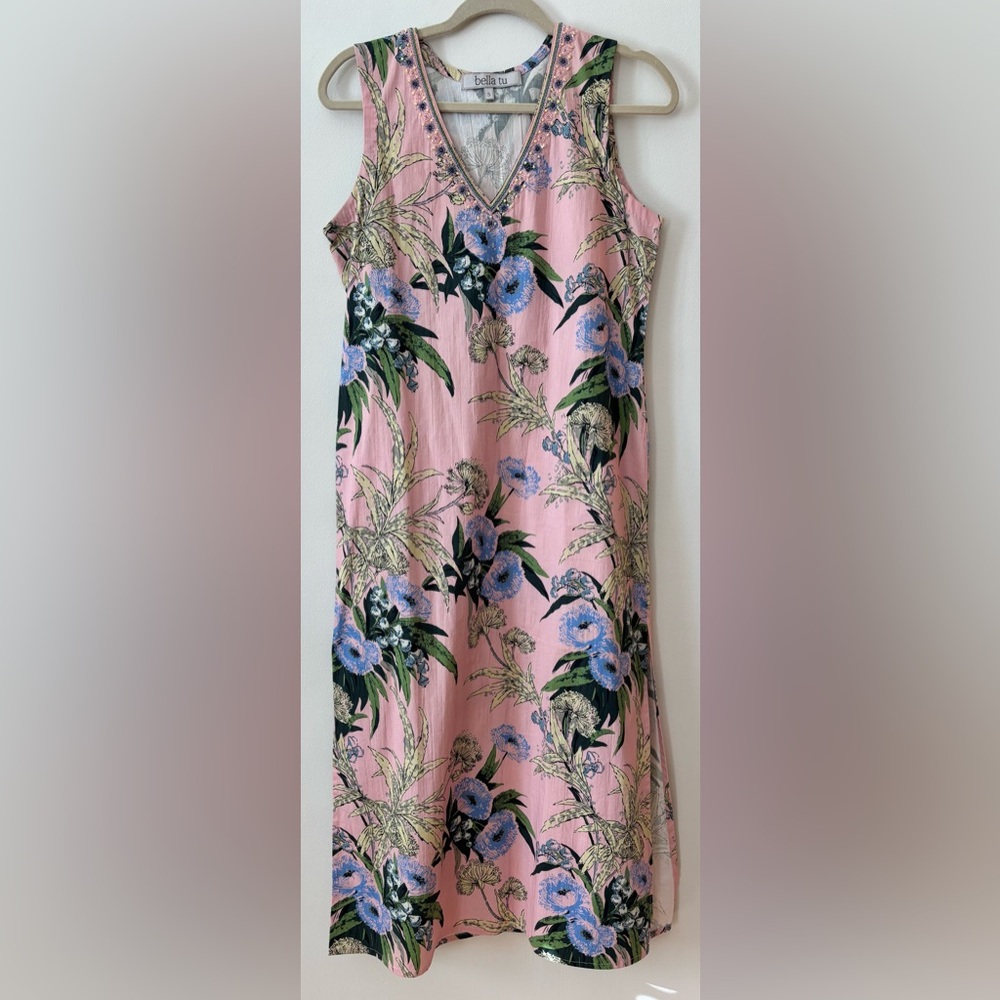 Bella Tu Pink Blue Floral Beaded V Neck Midi Dress Women’s size Small